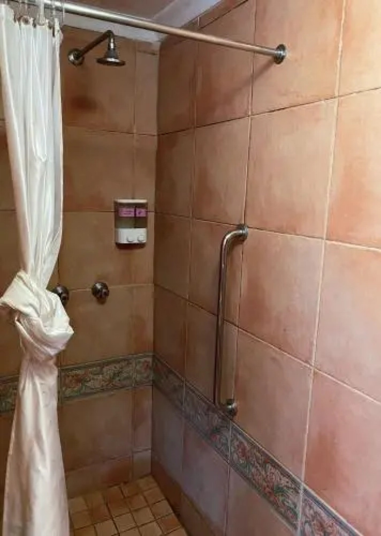 Eagles View Guest House and Business Centre