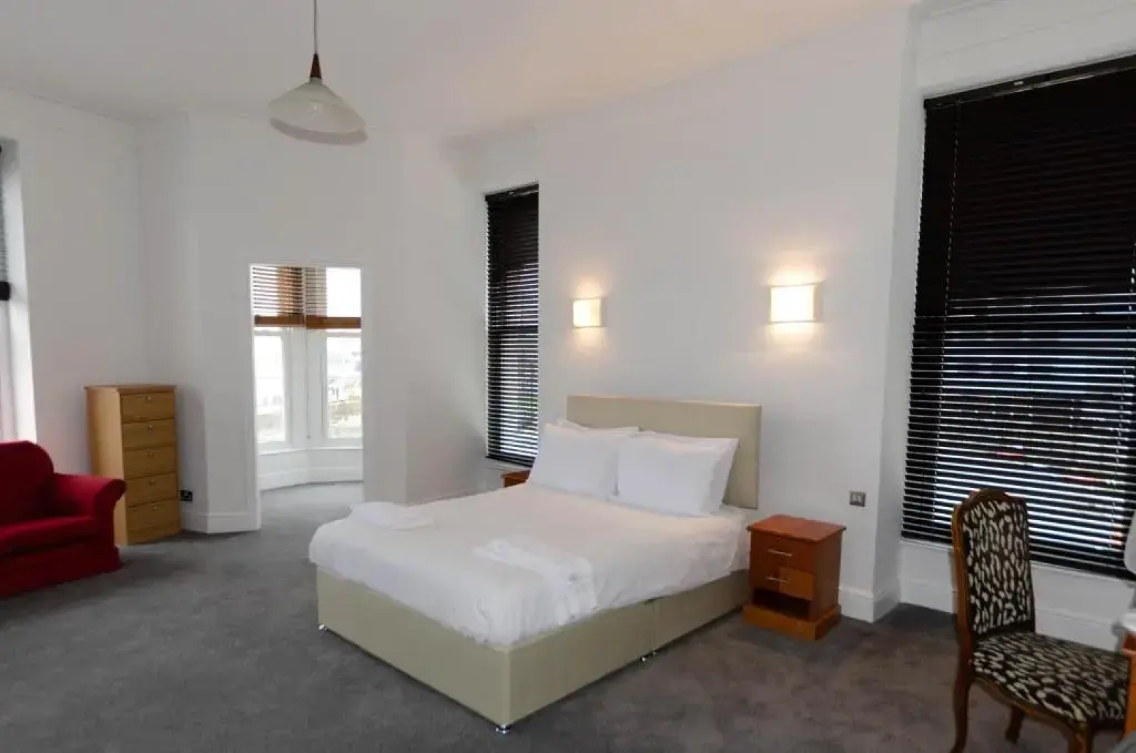 Admiral House Hotel