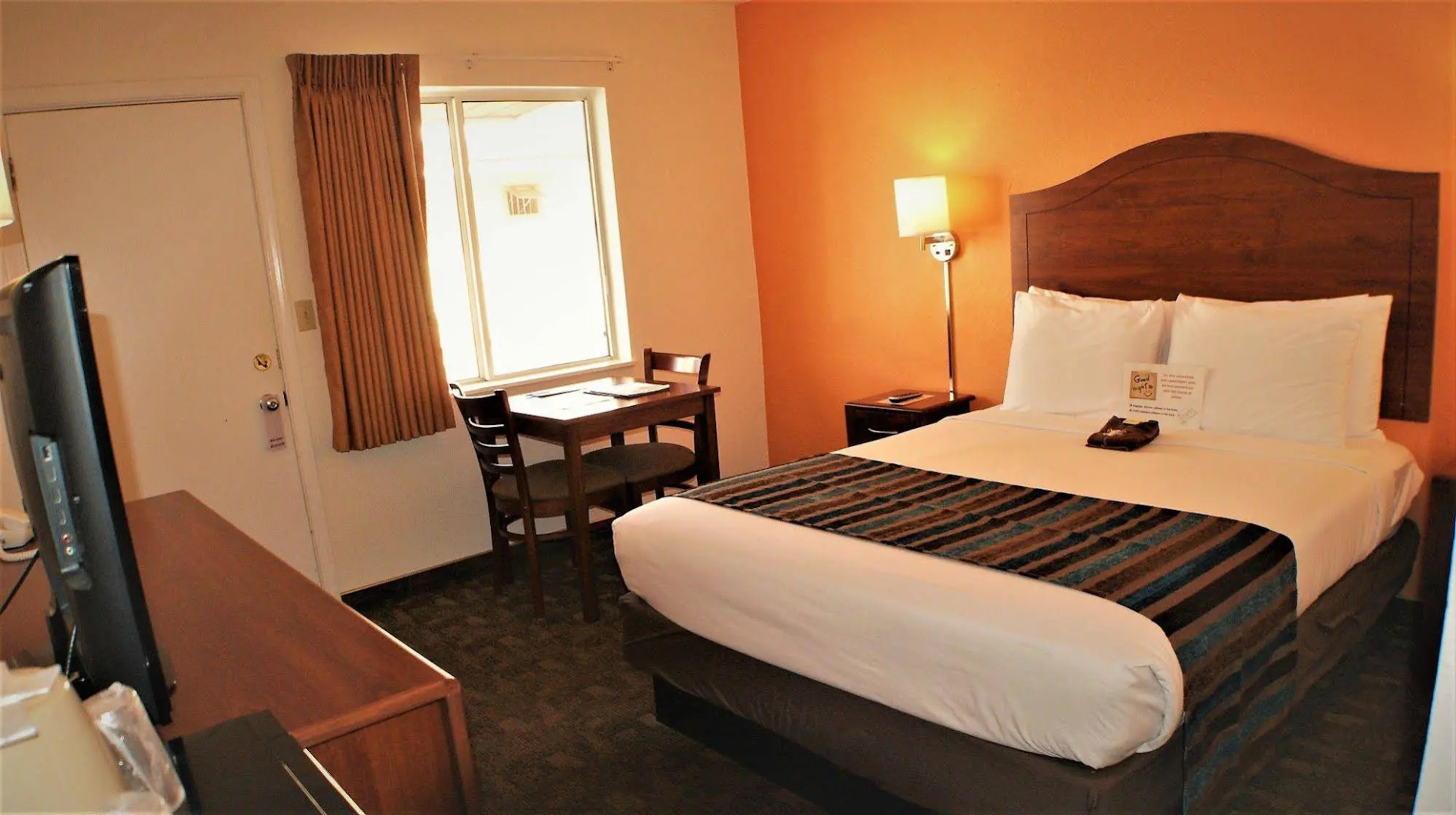 Adventure Inn & Motel