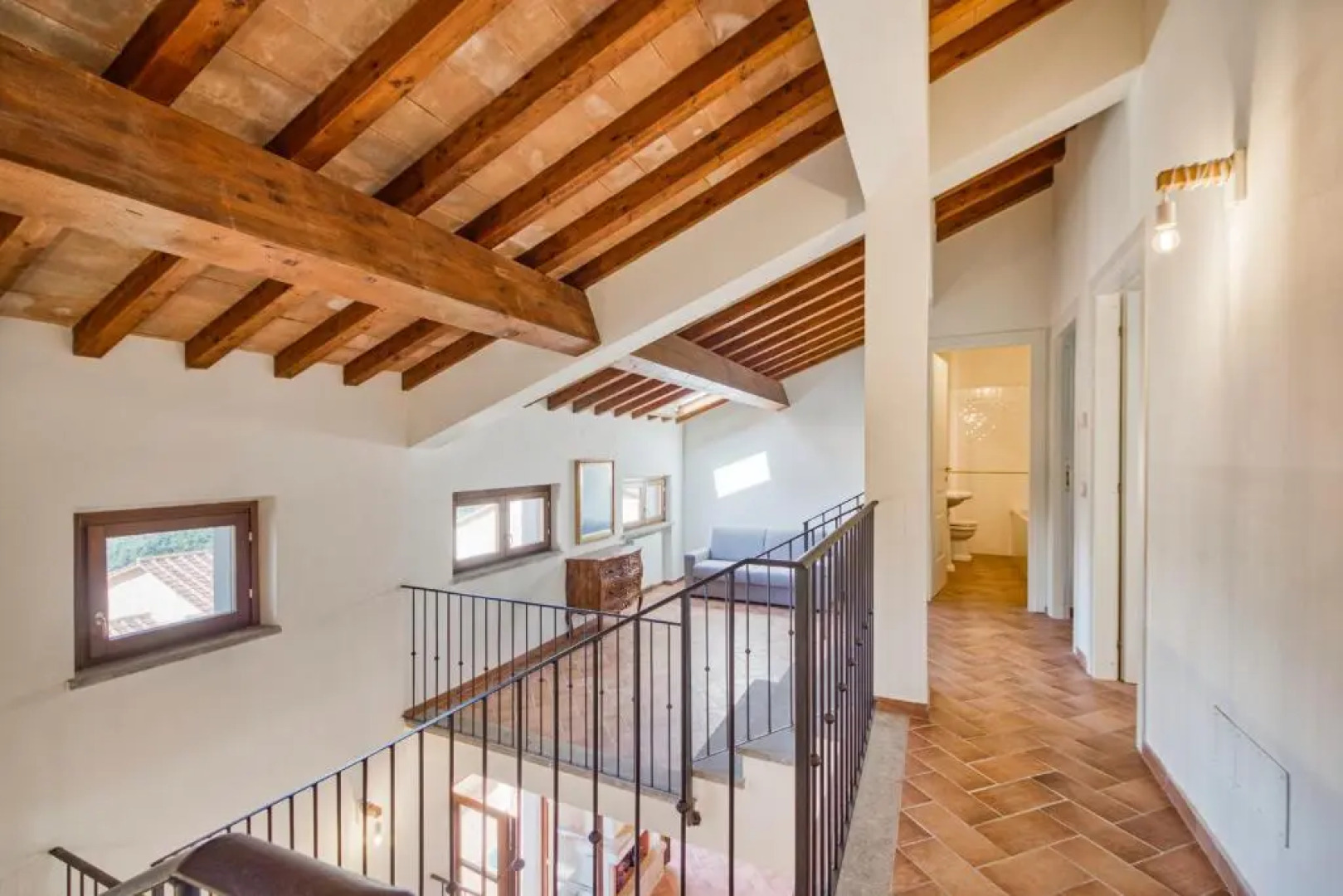 Bright Apt With Terrace and Shared Pool