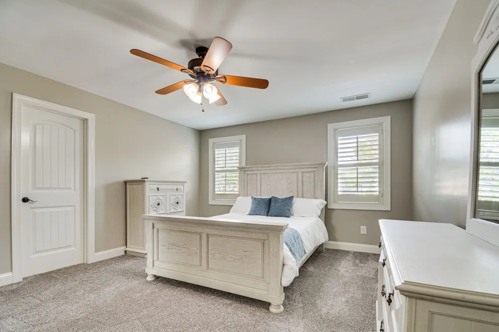 Spacious Home w/ Fireplace - Near Pinehurst Golf!