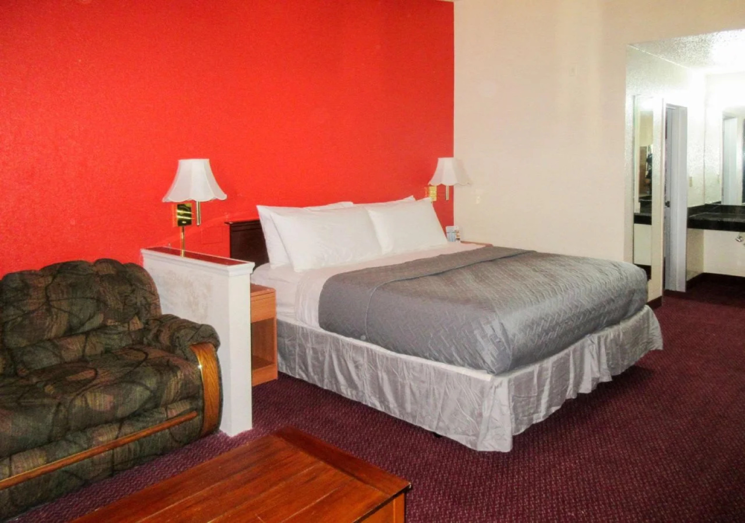 Rodeway Inn & Suites