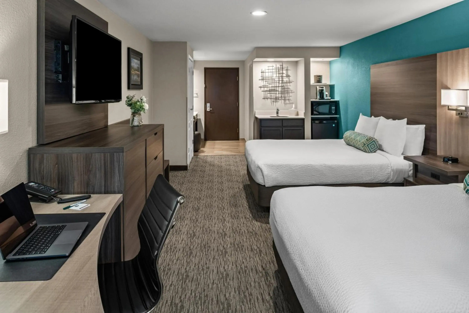 Yosemite Southgate Hotel & Suites