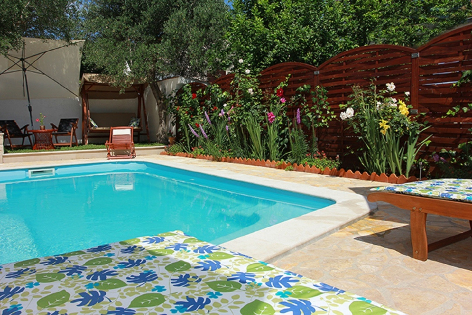 Holiday house Silvia - open pool: Supetar, Island Brac