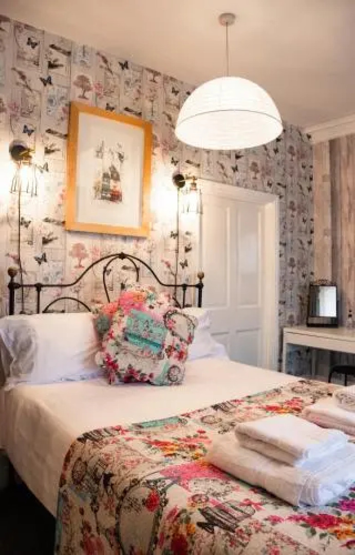 Laburnum Guest House at Bistro Englaze