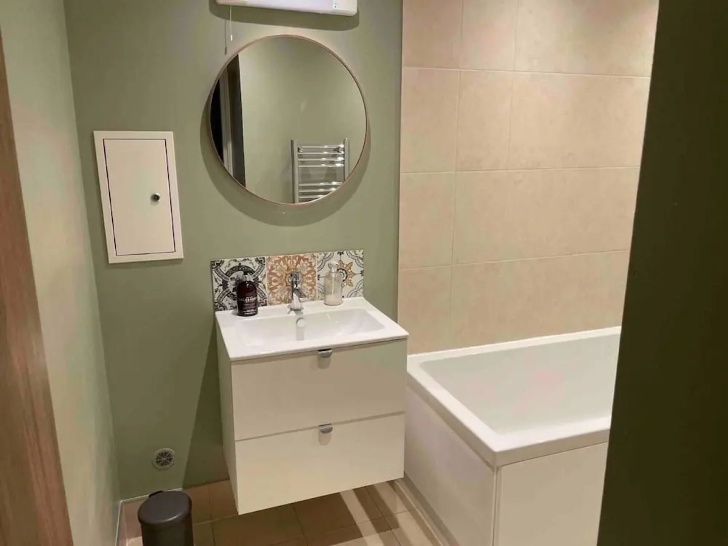 Stunning Apartment by The Leas, West End