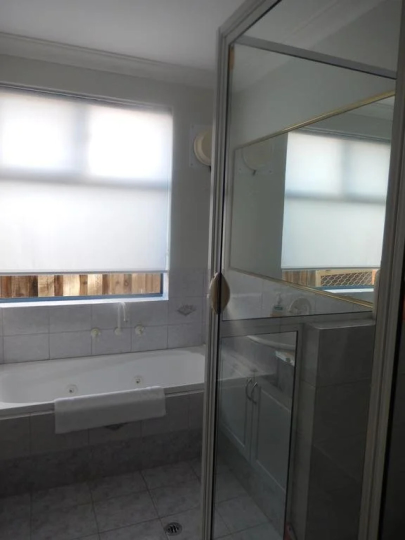 Corporate Self Contained Unit - Fraser Street