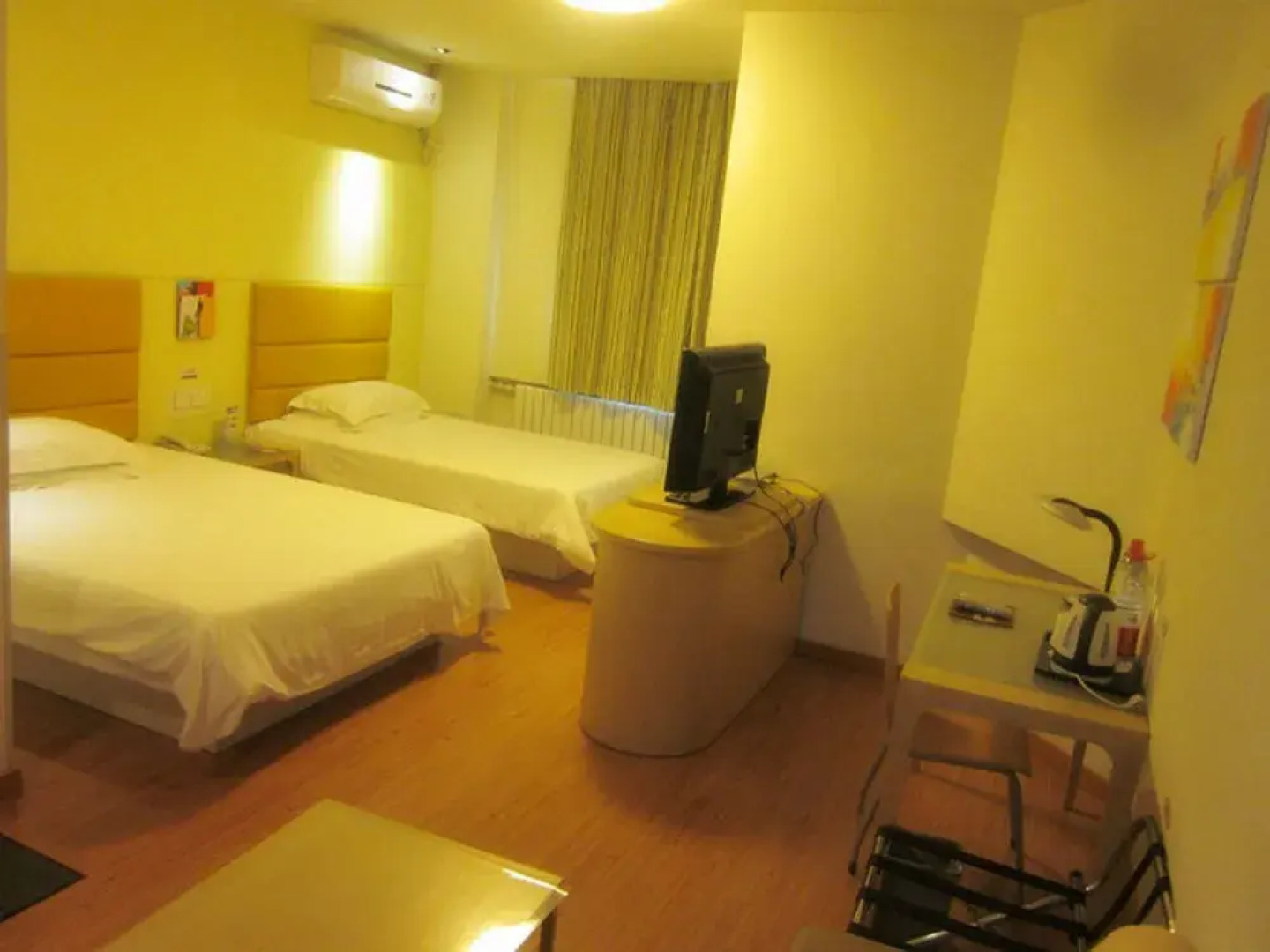 银座佳驿酒店(潍坊四平路泰华城风筝广场店)