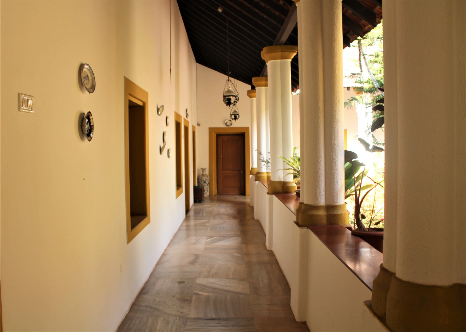 Granpa's Inn Hotel Bougainvillea