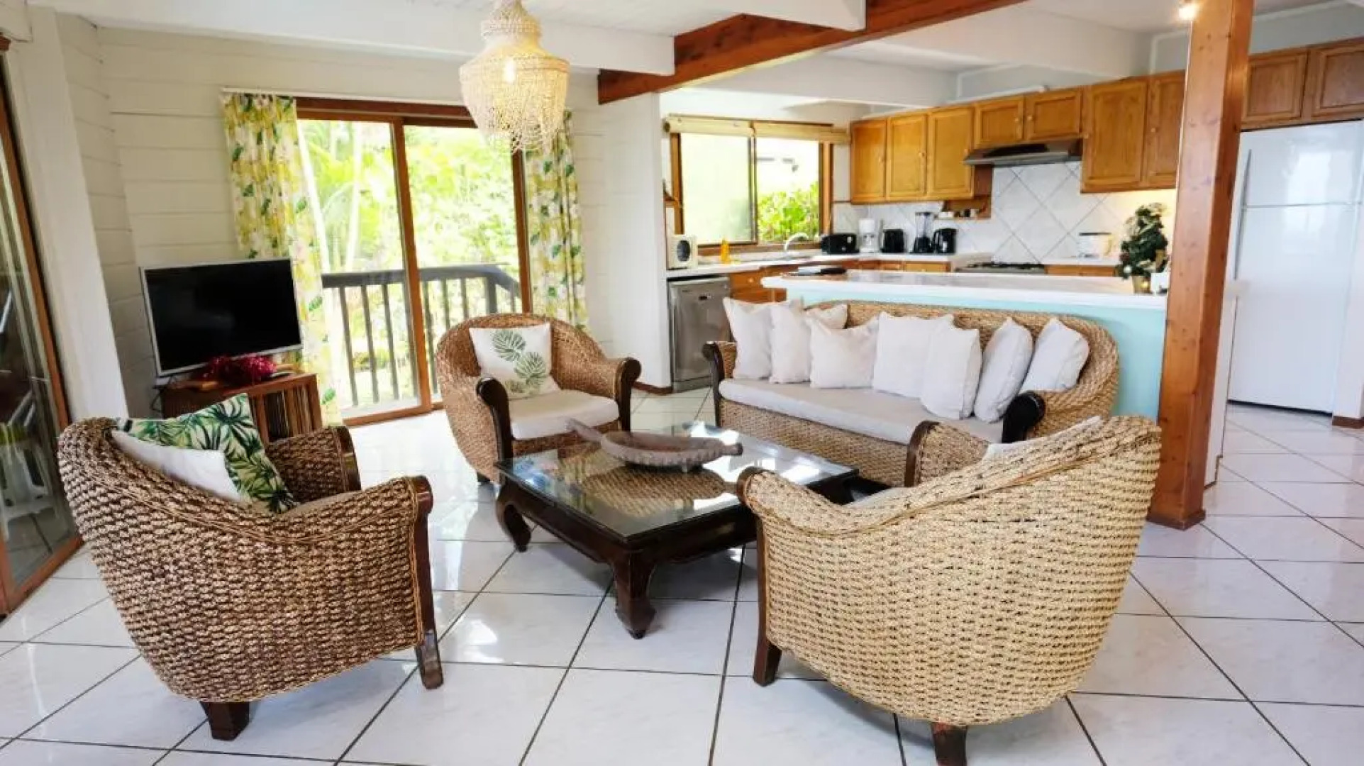 #2 Beach Villa Bliss by TAHITI VILLAS