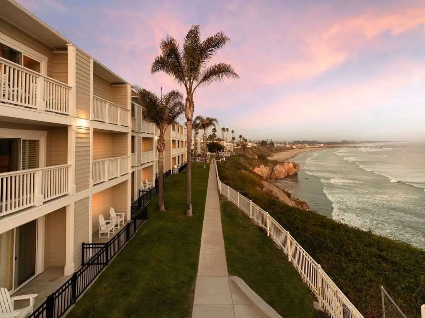 Pismo Lighthouse Suites