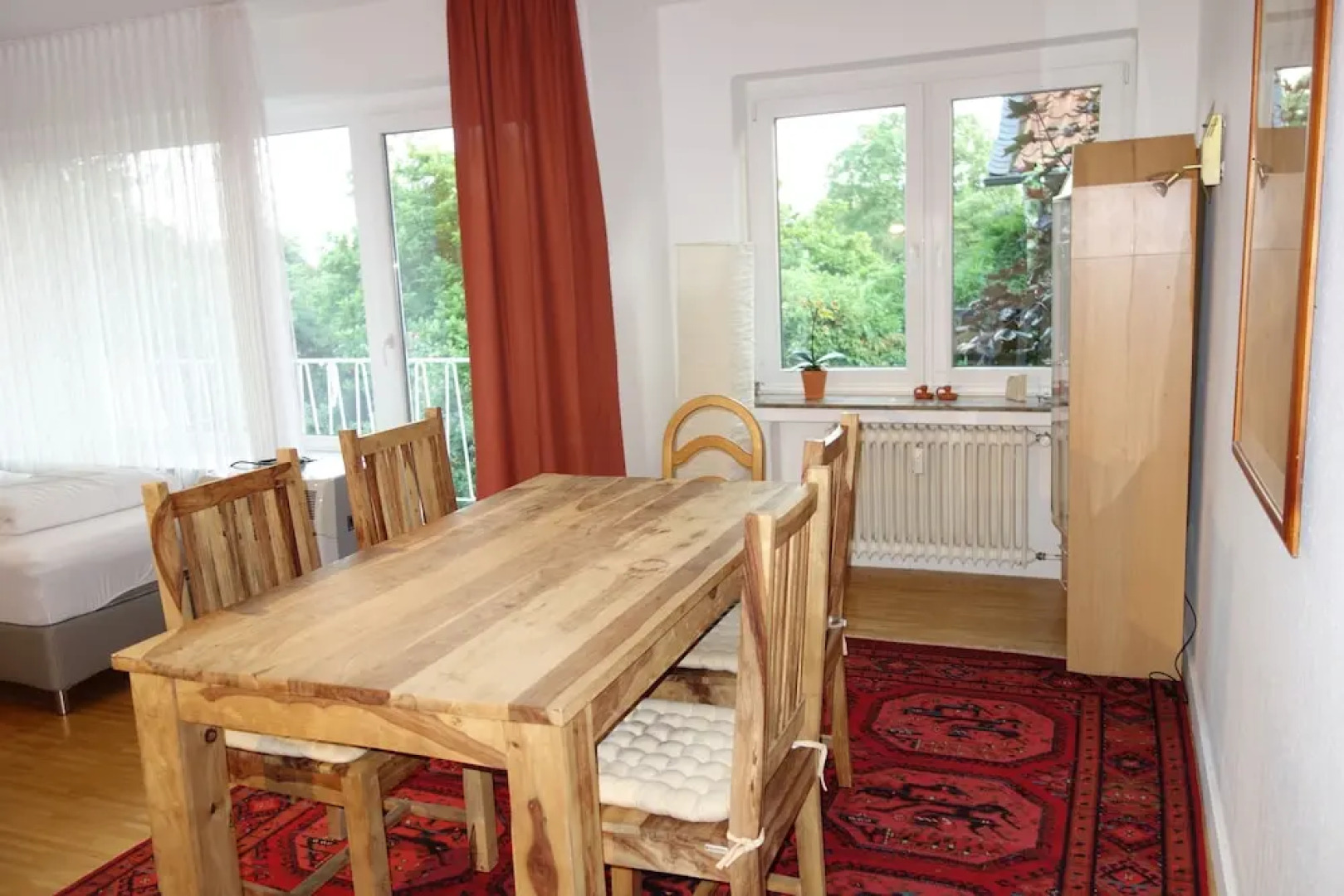 Tolstov-Hotels Large 3 Room Apartment