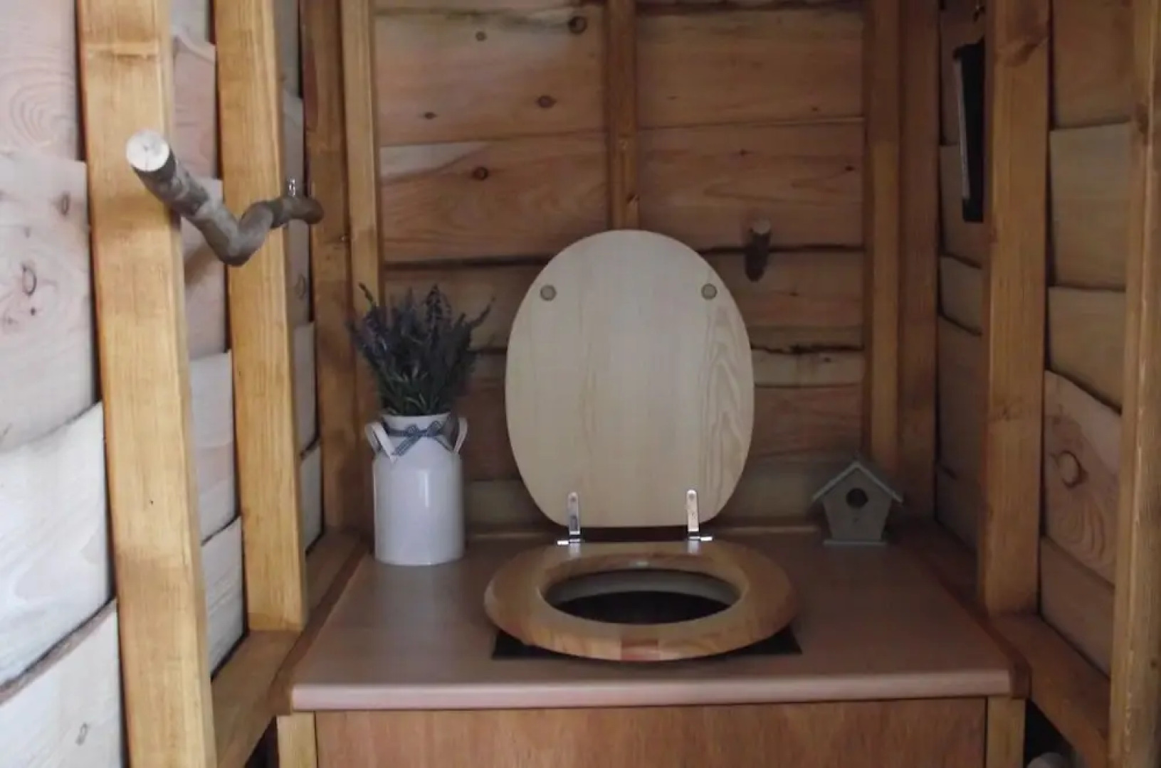 Broomhills Farm River Eco Pods