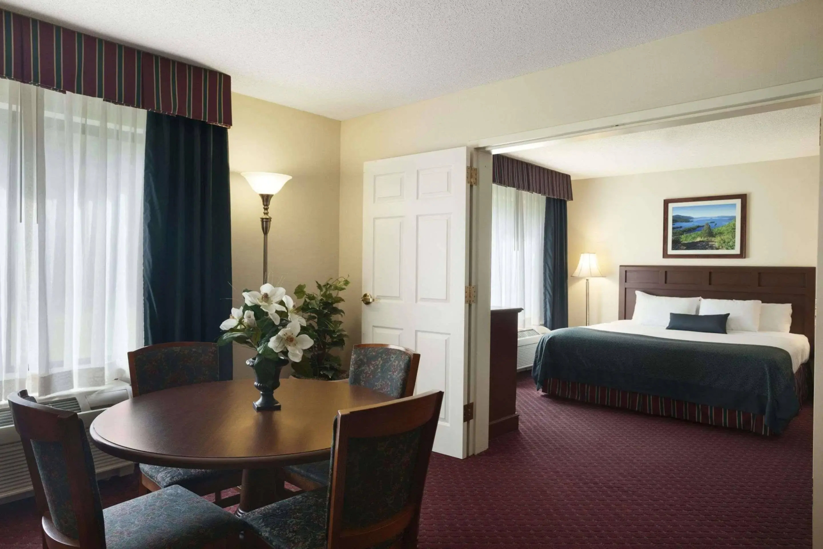 Comfort Inn & Suites Lake George