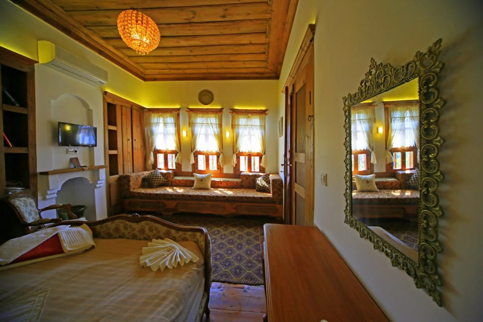 Peri Konak -Historical Ottoman House