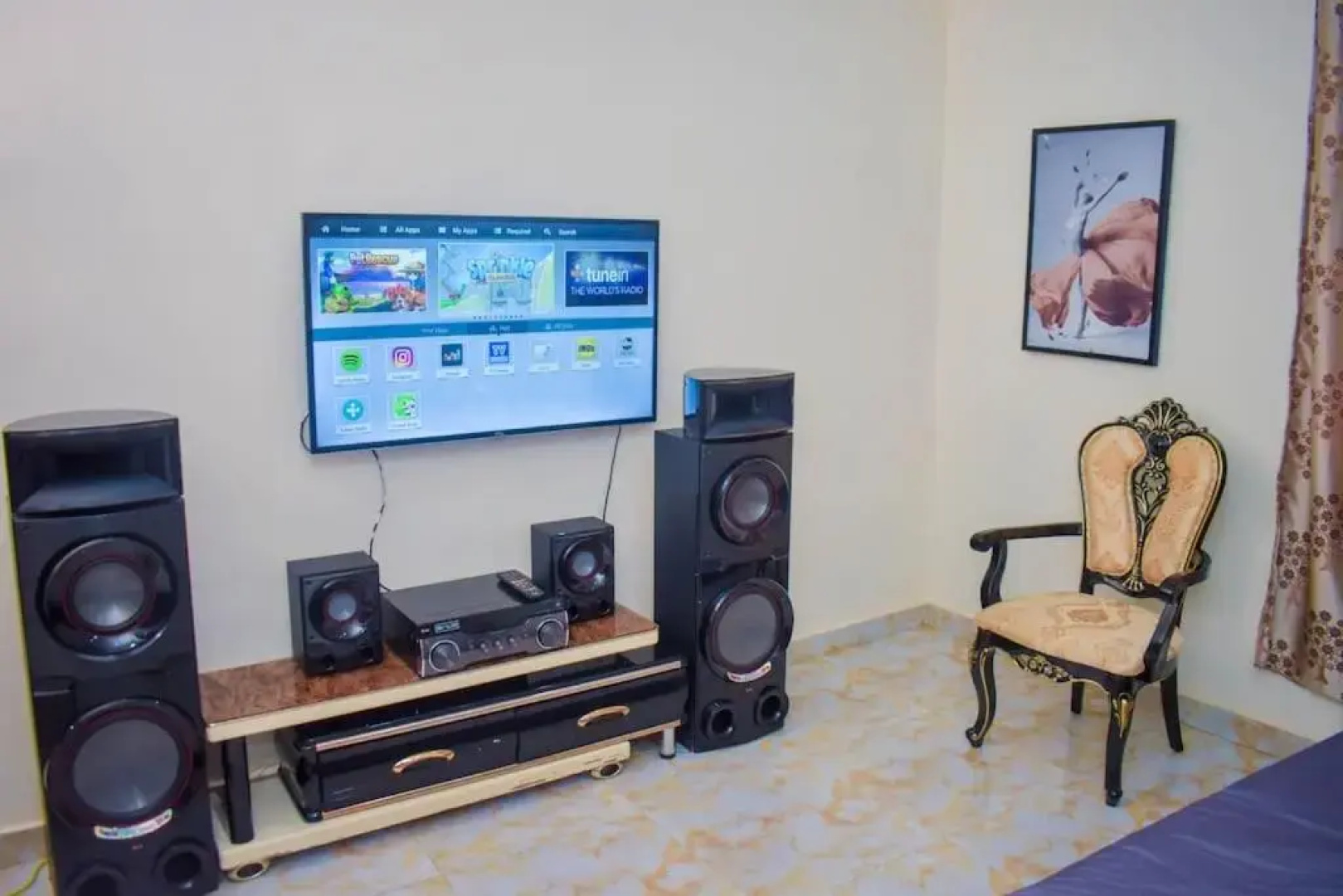 Entire Beautiful Three Bedrooms Apartments