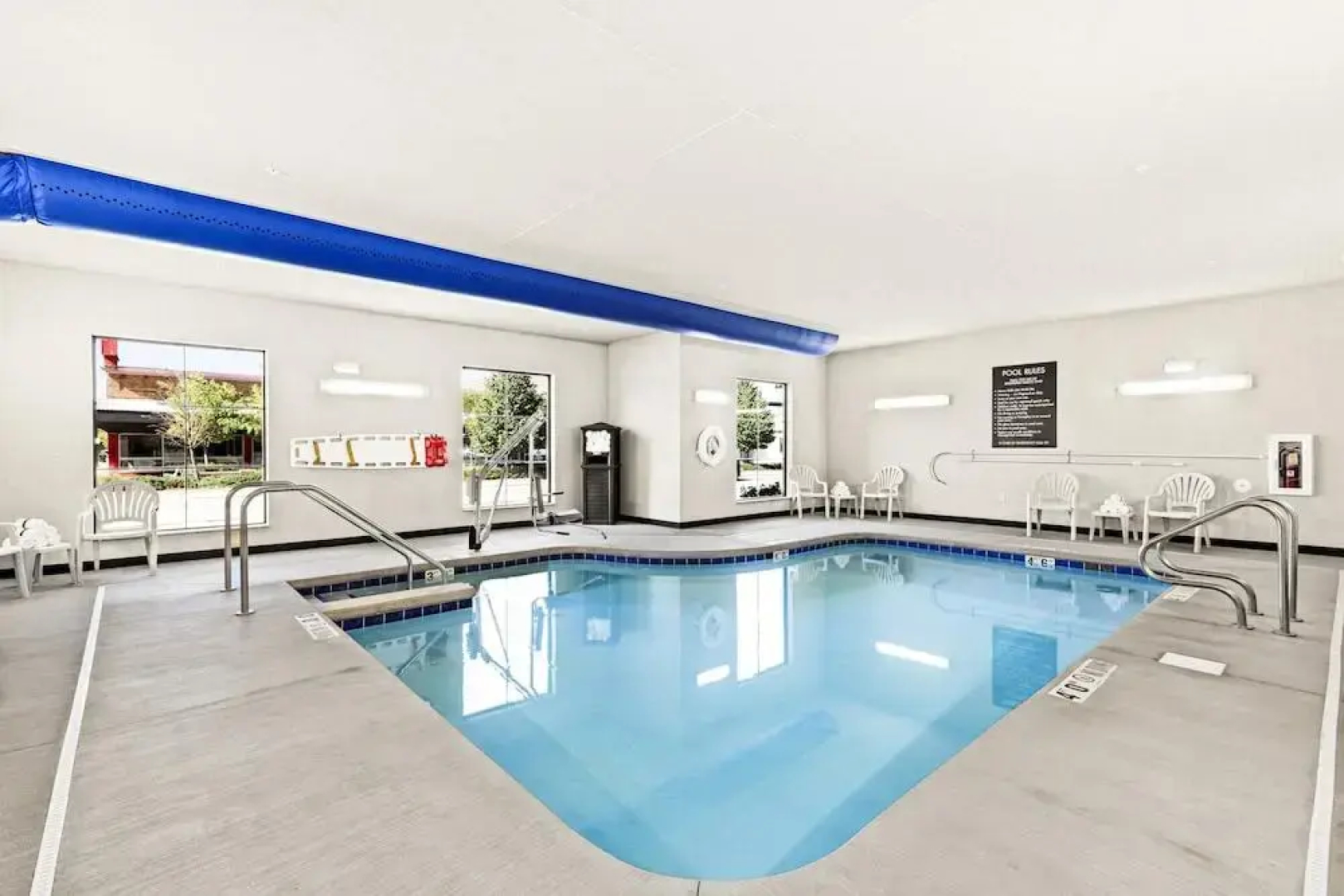 Cobblestone Hotel & Suites - Superior