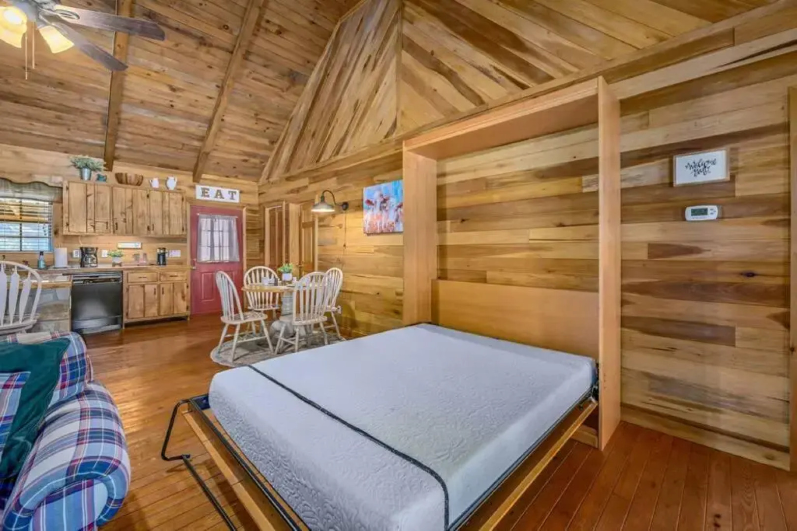 Beautiful View! Log cabin,Fireplace,Hot Tub,Arcade,Pool,Fishing