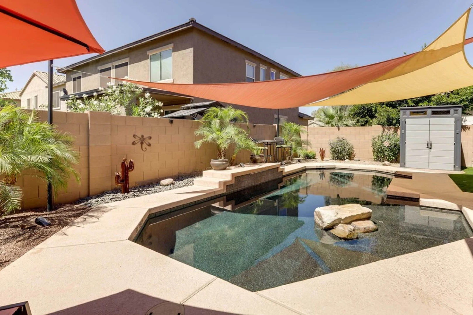 Pool, Fire Pit & Grill: Goodyear Home!