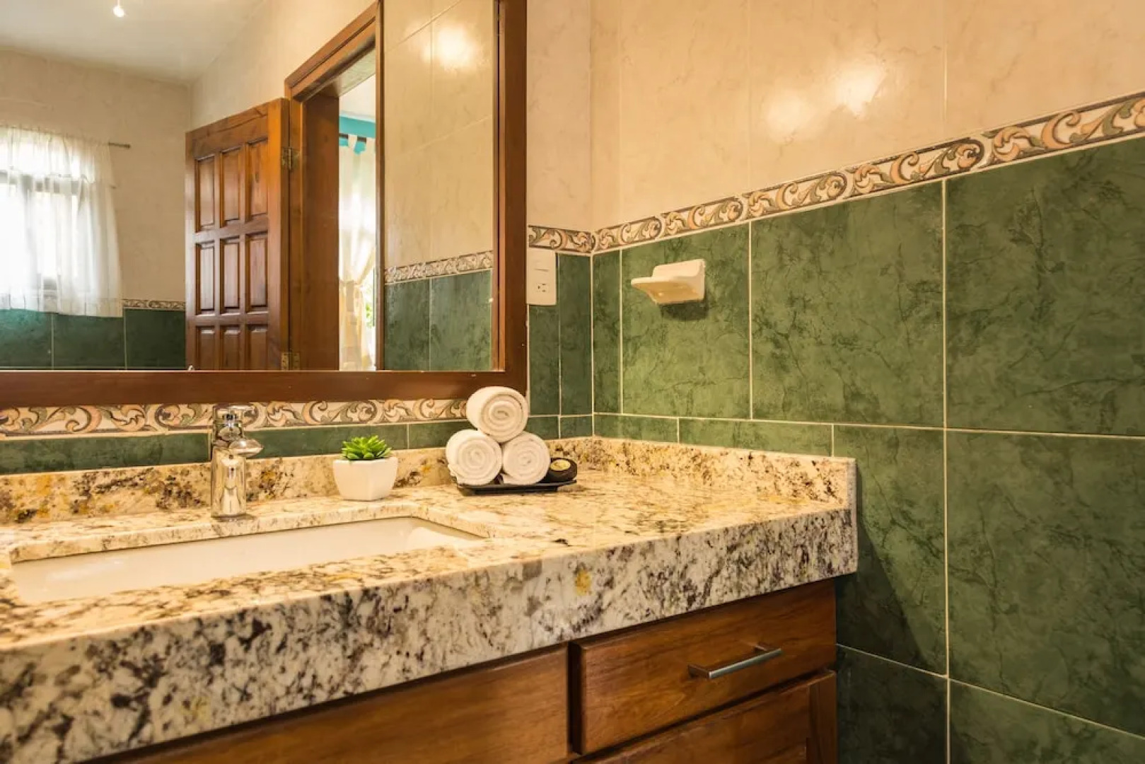 La Buena Vida Suites - Adults Only