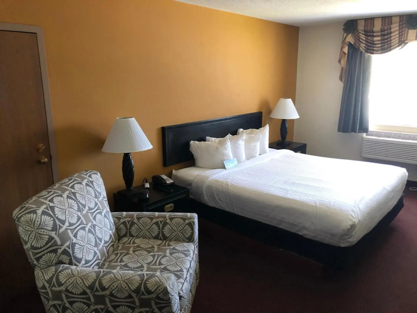 White Lake Inn And Suites