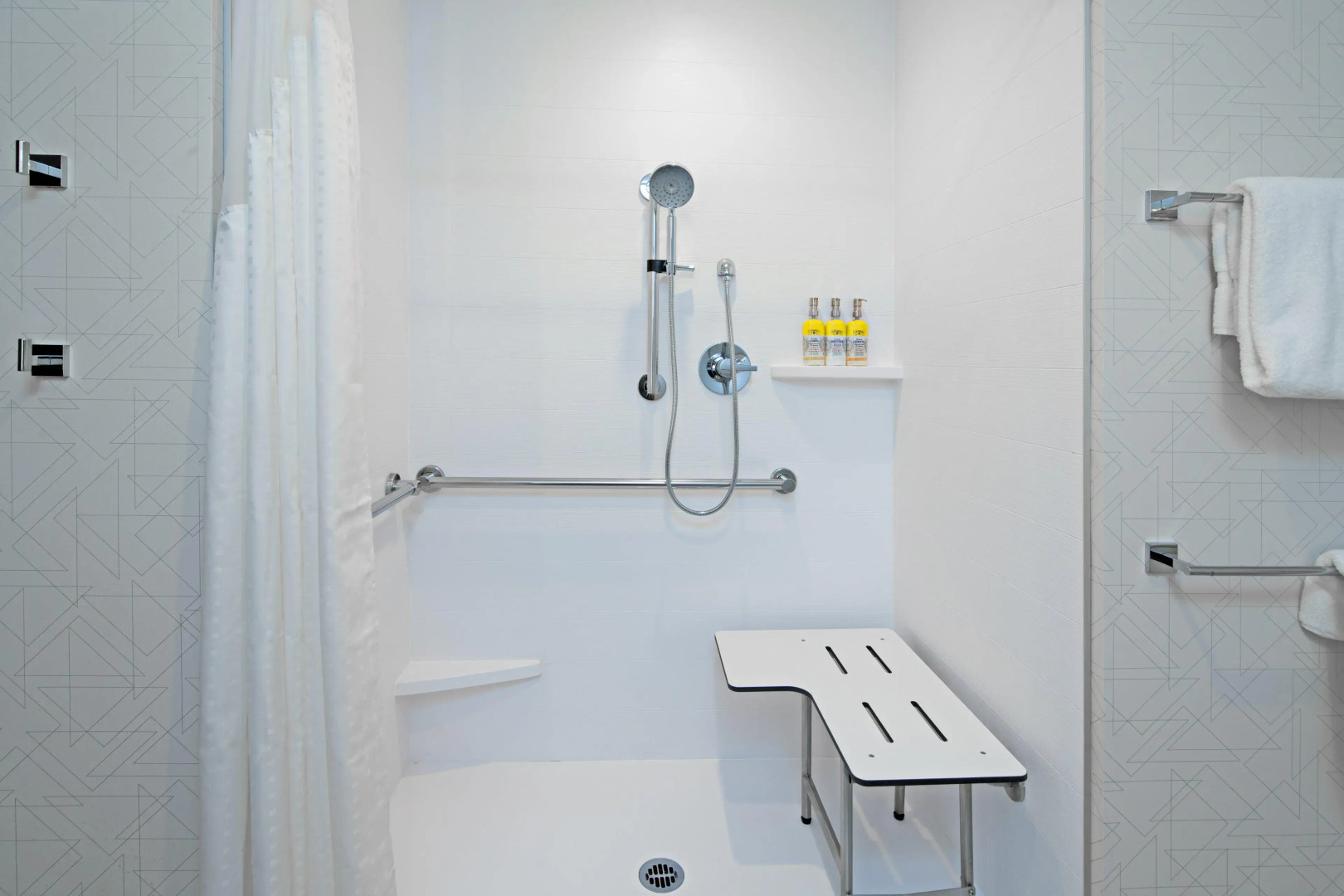 Holiday Inn Express & Suites Palm Desert -  Millennium by IHG