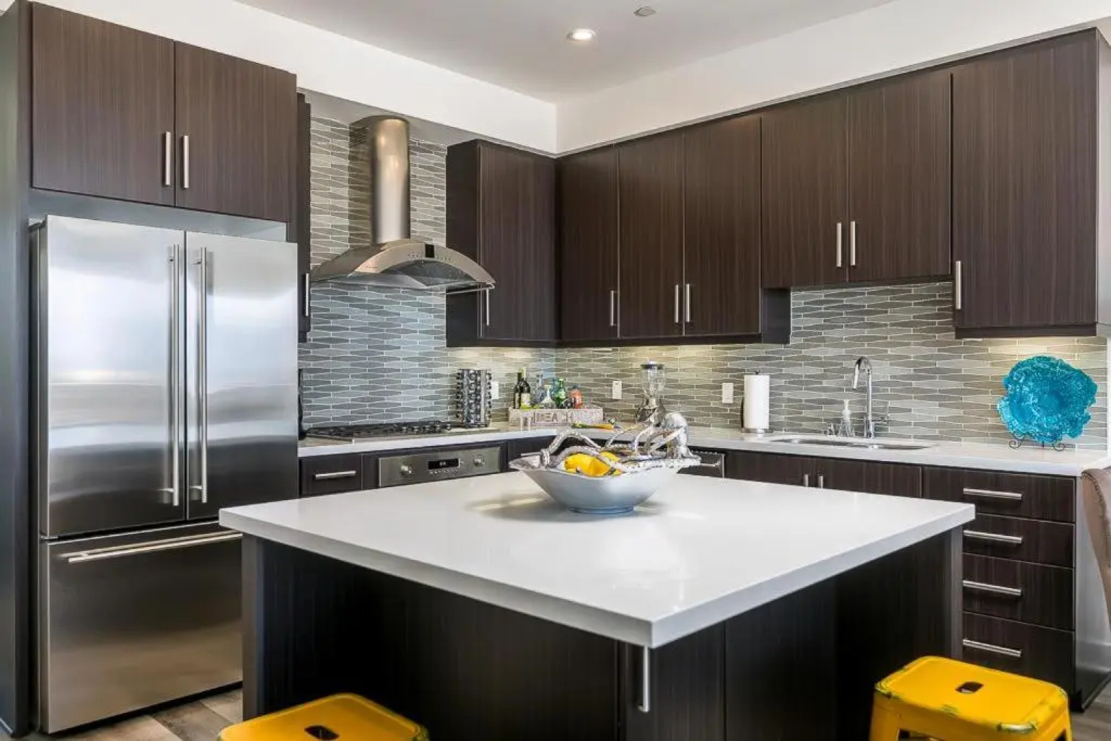 Ocean View 3 Bedrooms Condo, just steps from the park, pier & water!