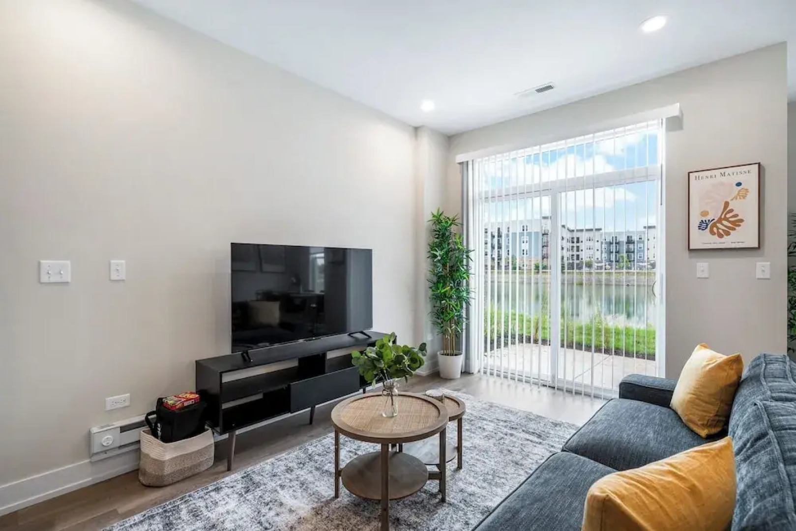 Spacious 4BR Warrenville Home- Rep 1