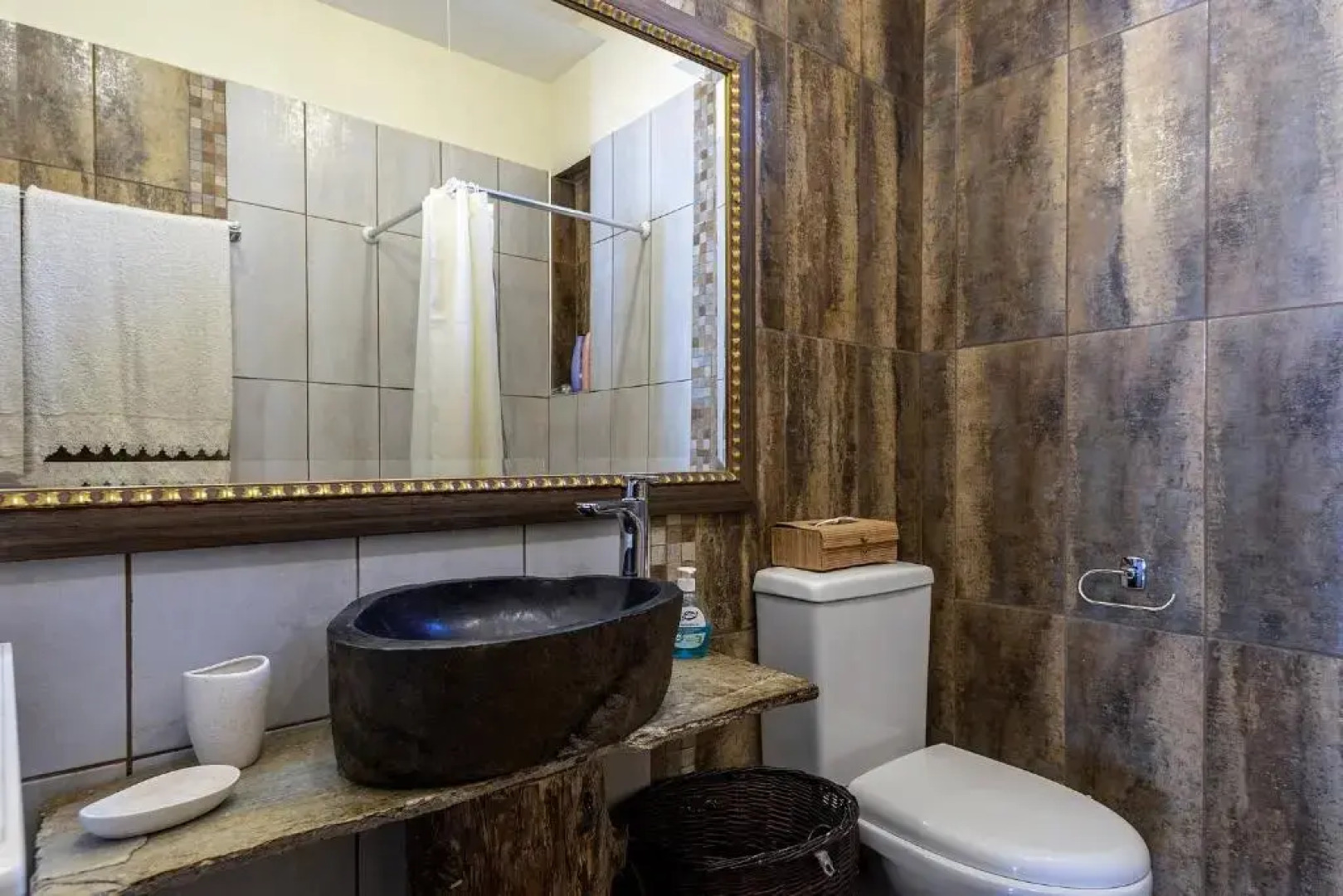 Selana House with outdoor pool