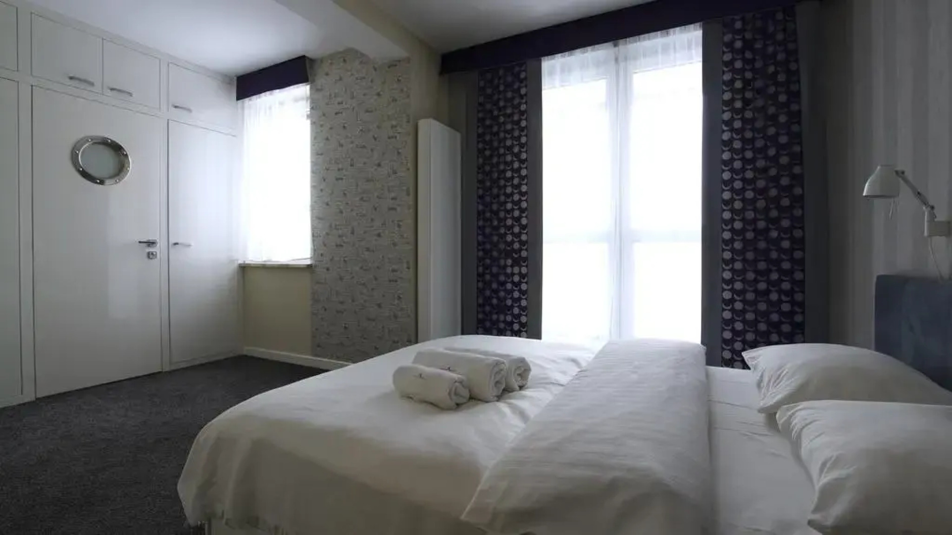 Senator Warsaw Apartments