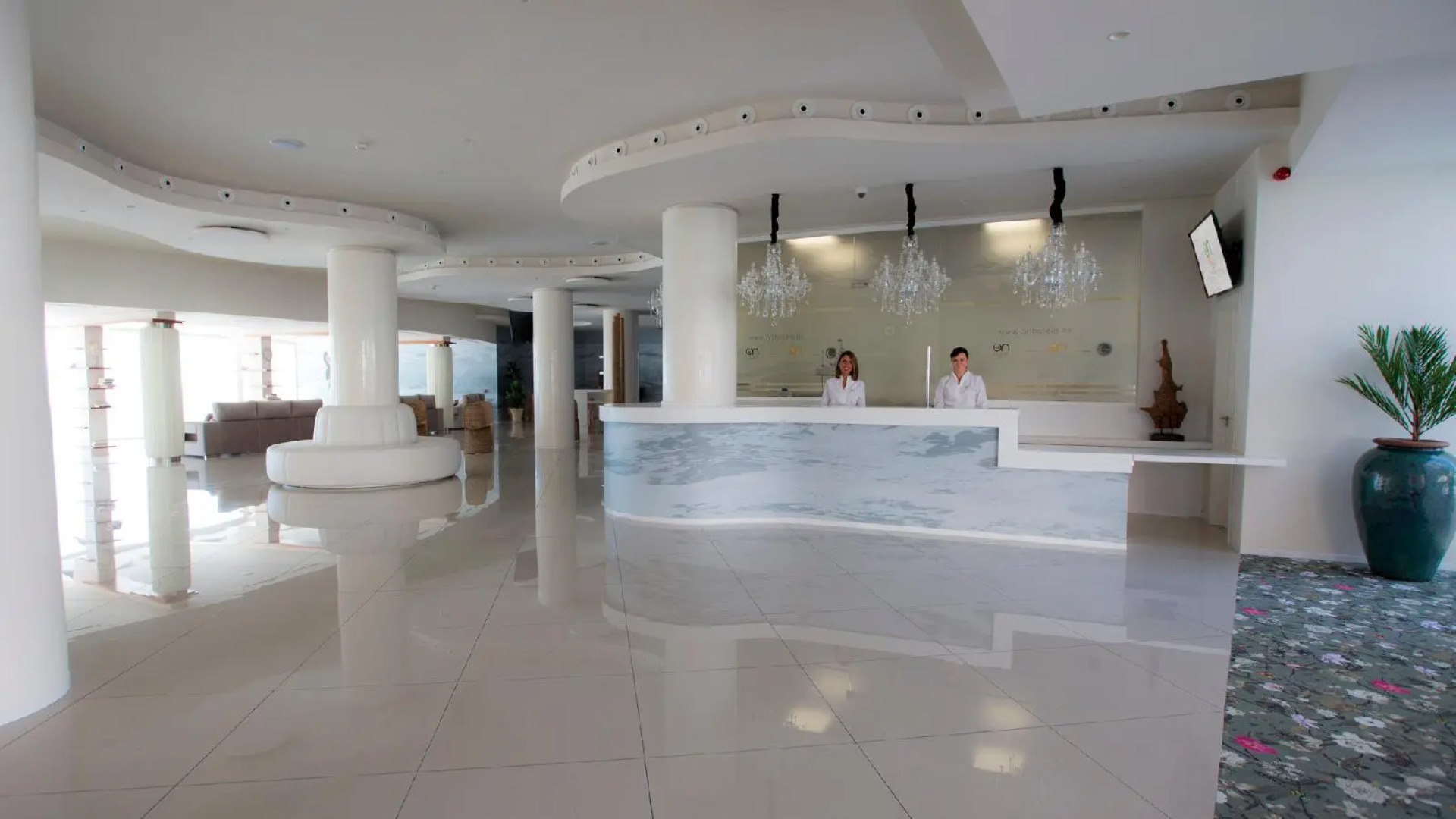 On Hotels Oceanfront - Adults Only