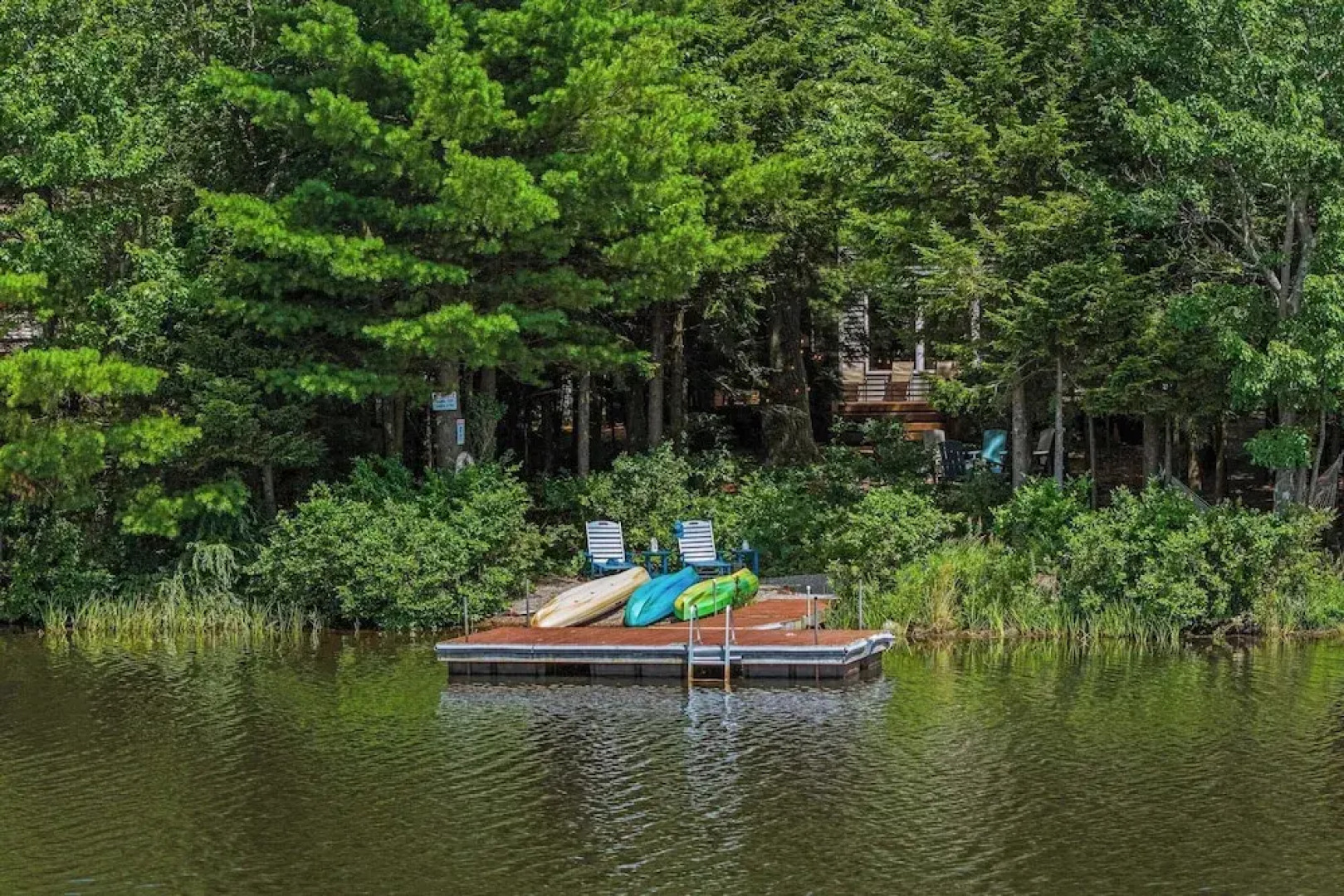 Tranquil Waterside by Avantstay Lakefront + Dock, Game Room, Views