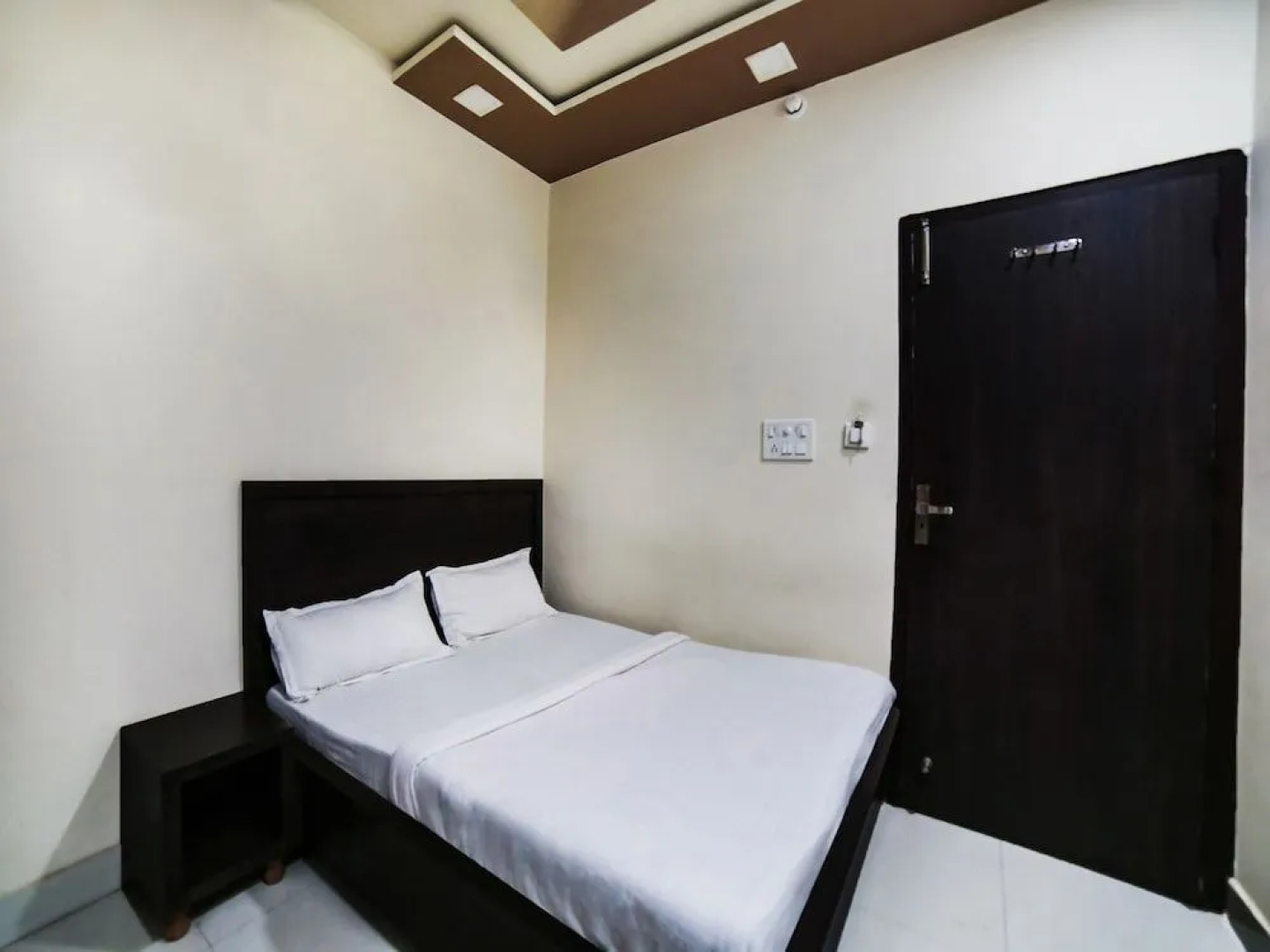 Spot On 37343 Hotel Abhimanyu Inn