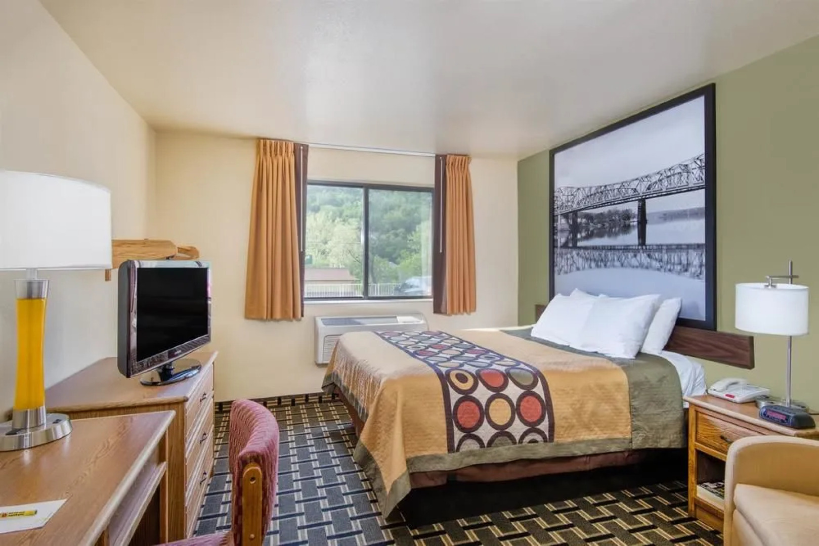 Super 8 Motel - Wheeling