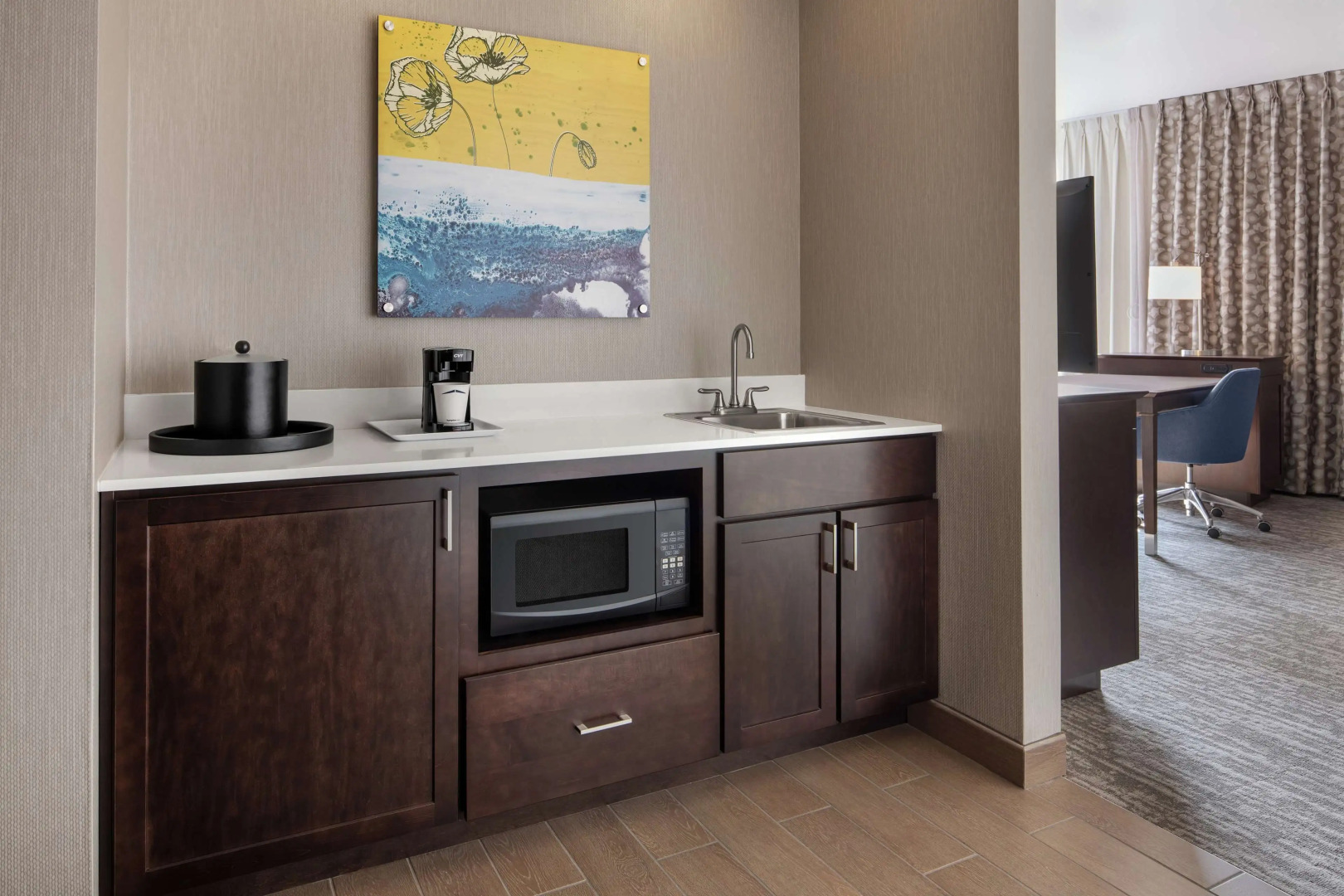 Hampton Inn & Suites Teaneck Glenpointe