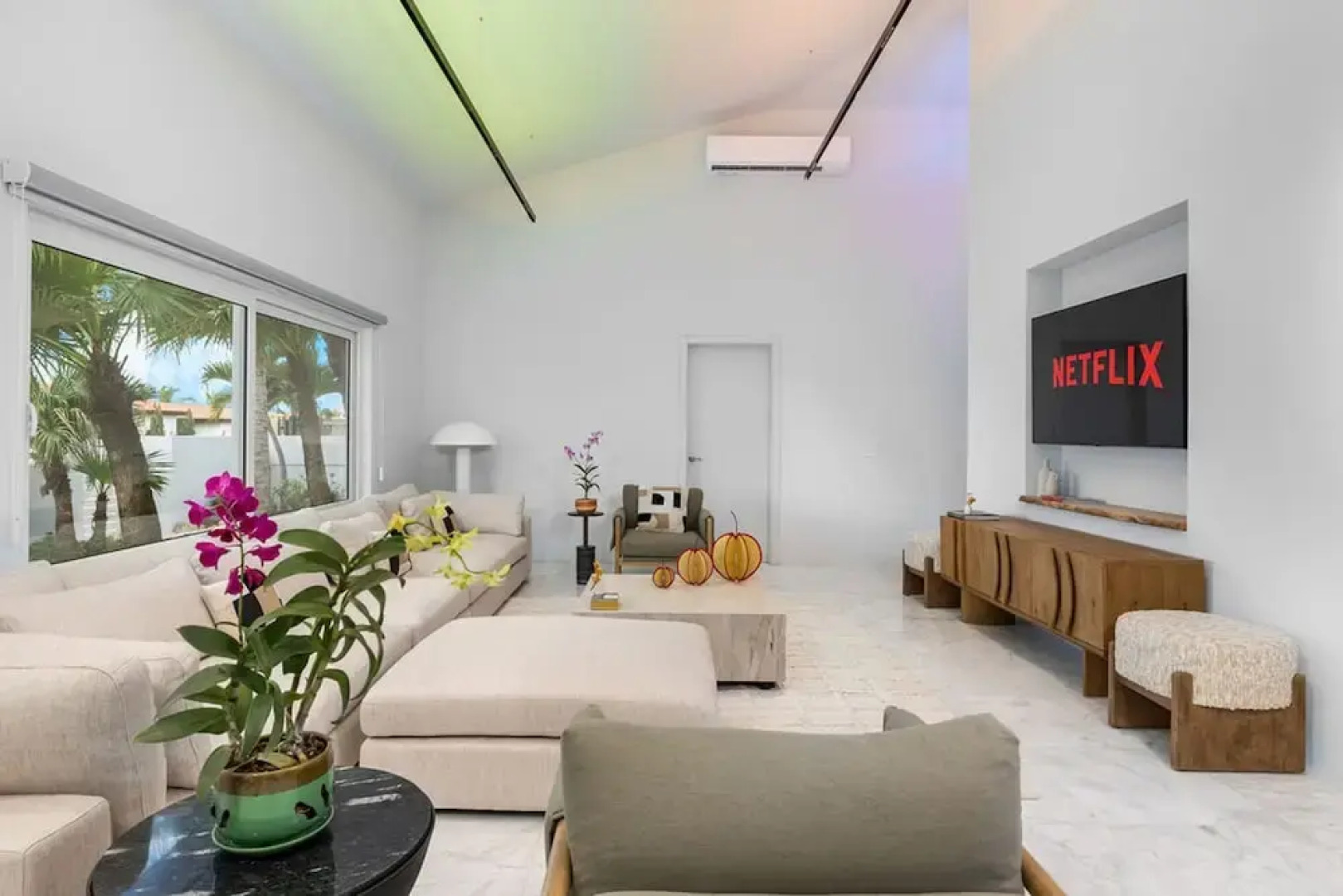 The Court Villa - 8 Bed 8 5 Bath