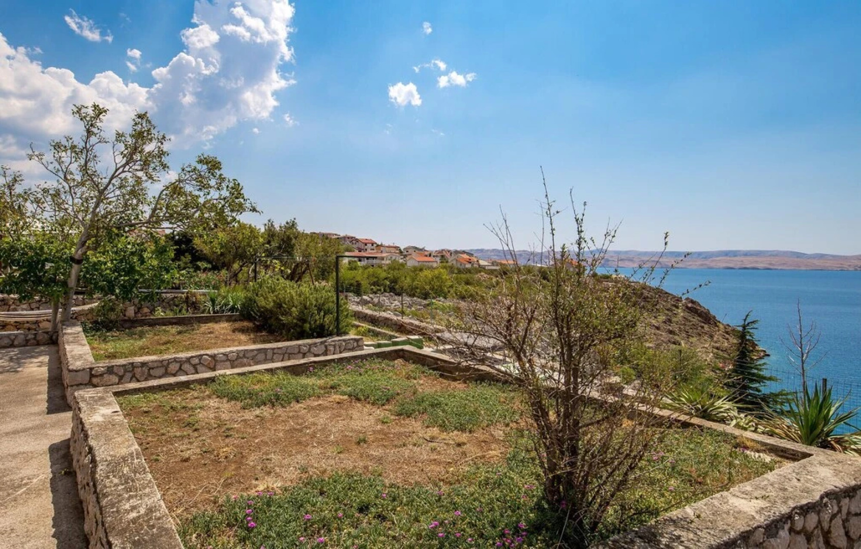 Nice Home in Cesarica With Wifi and 2 Bedrooms