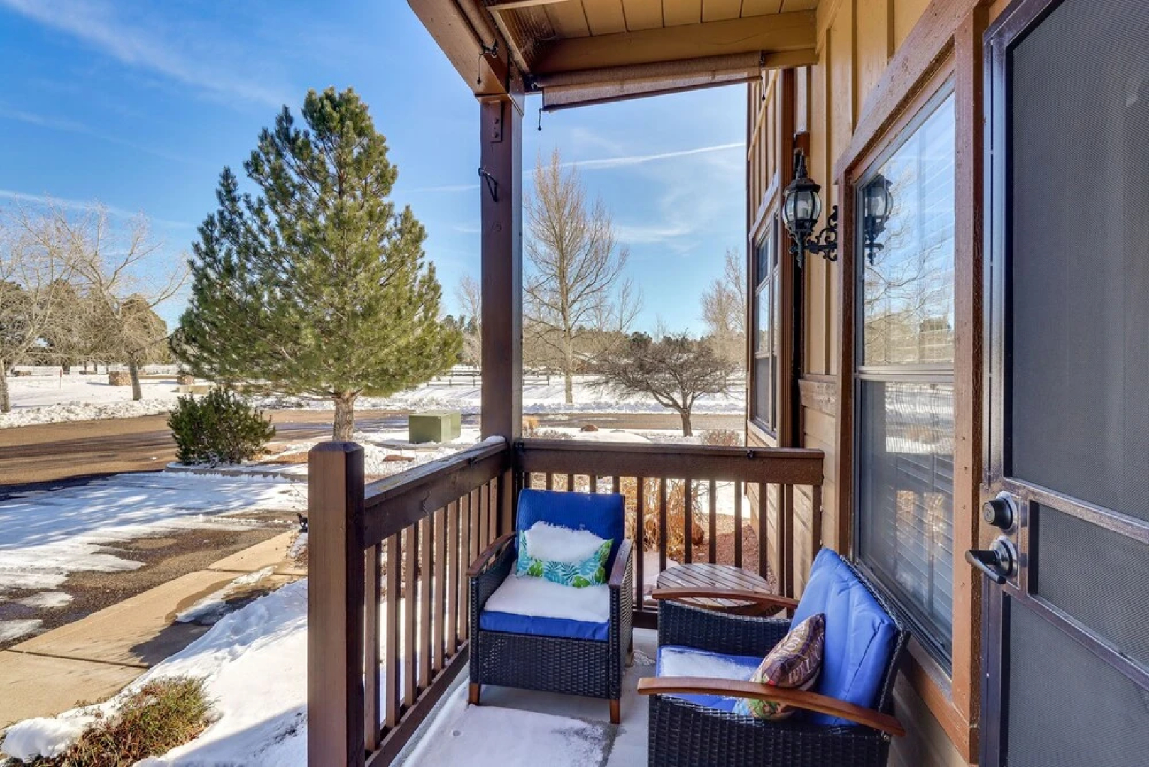 Pet-friendly Overgaard Condo: Porch & Lake Access