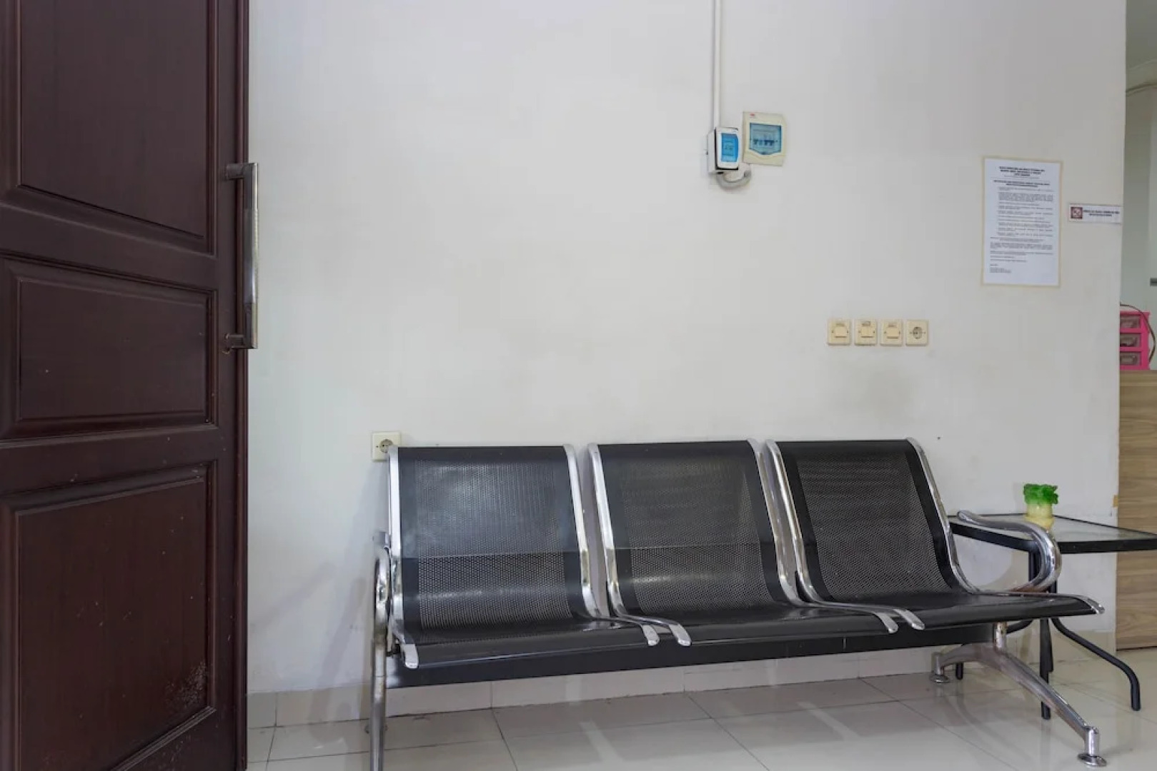 RedDoorz Plus near Lippo Cikarang Mall