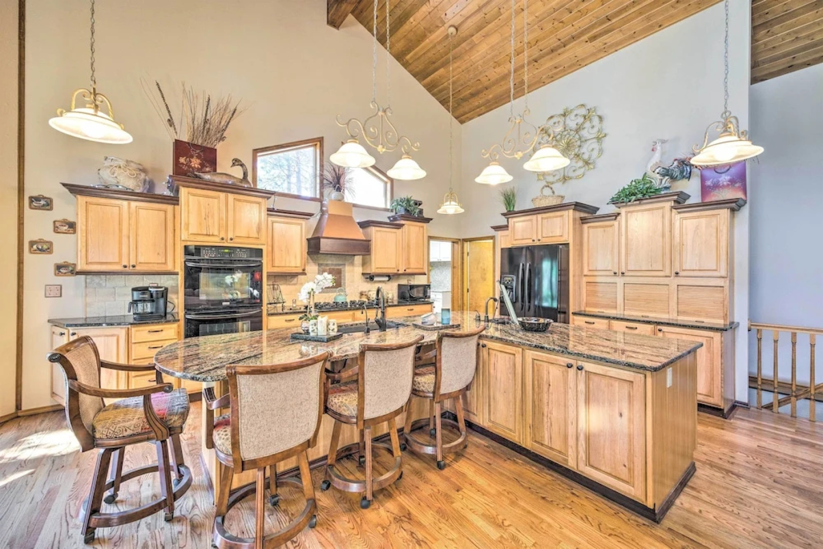 Serene Monument Sanctuary w/ Patio & Fire Pit!