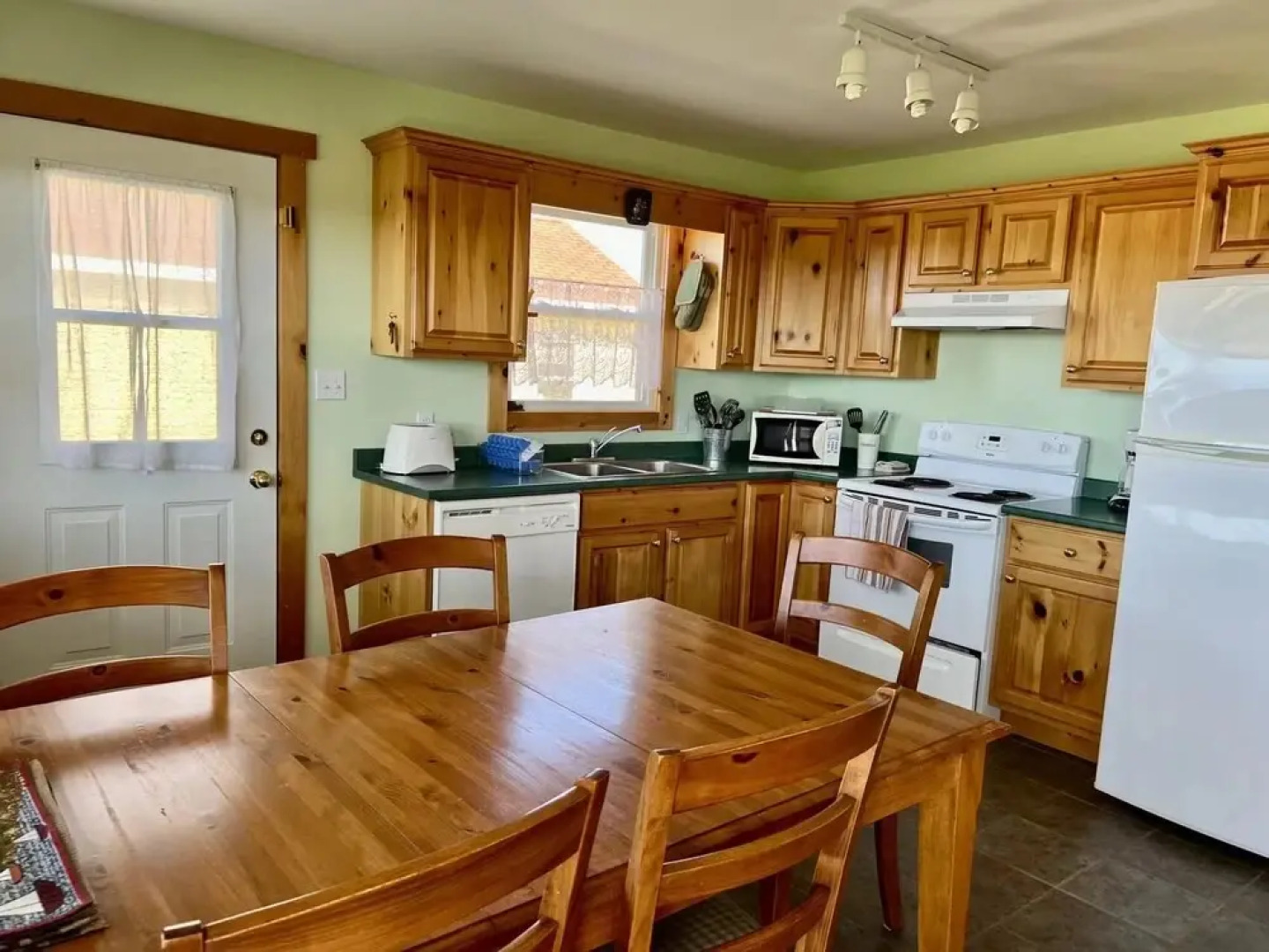 Montgomery Cavendish Cottages