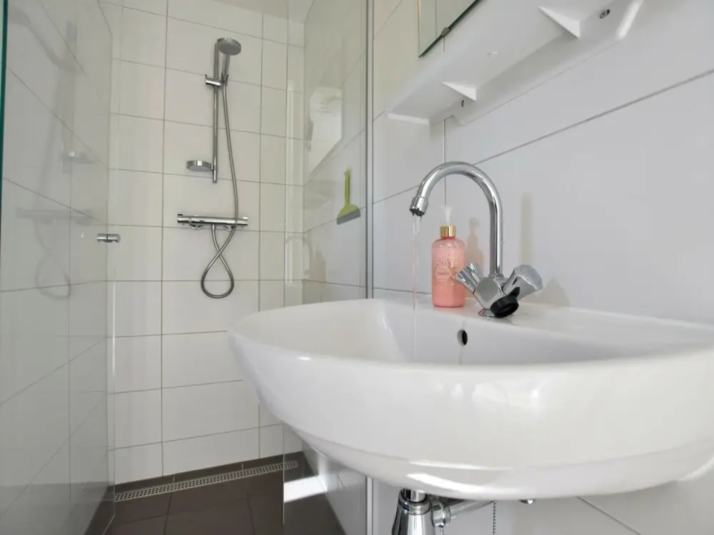 Detached holiday house with WiFi and a large garden; hike and bike the Veluwe