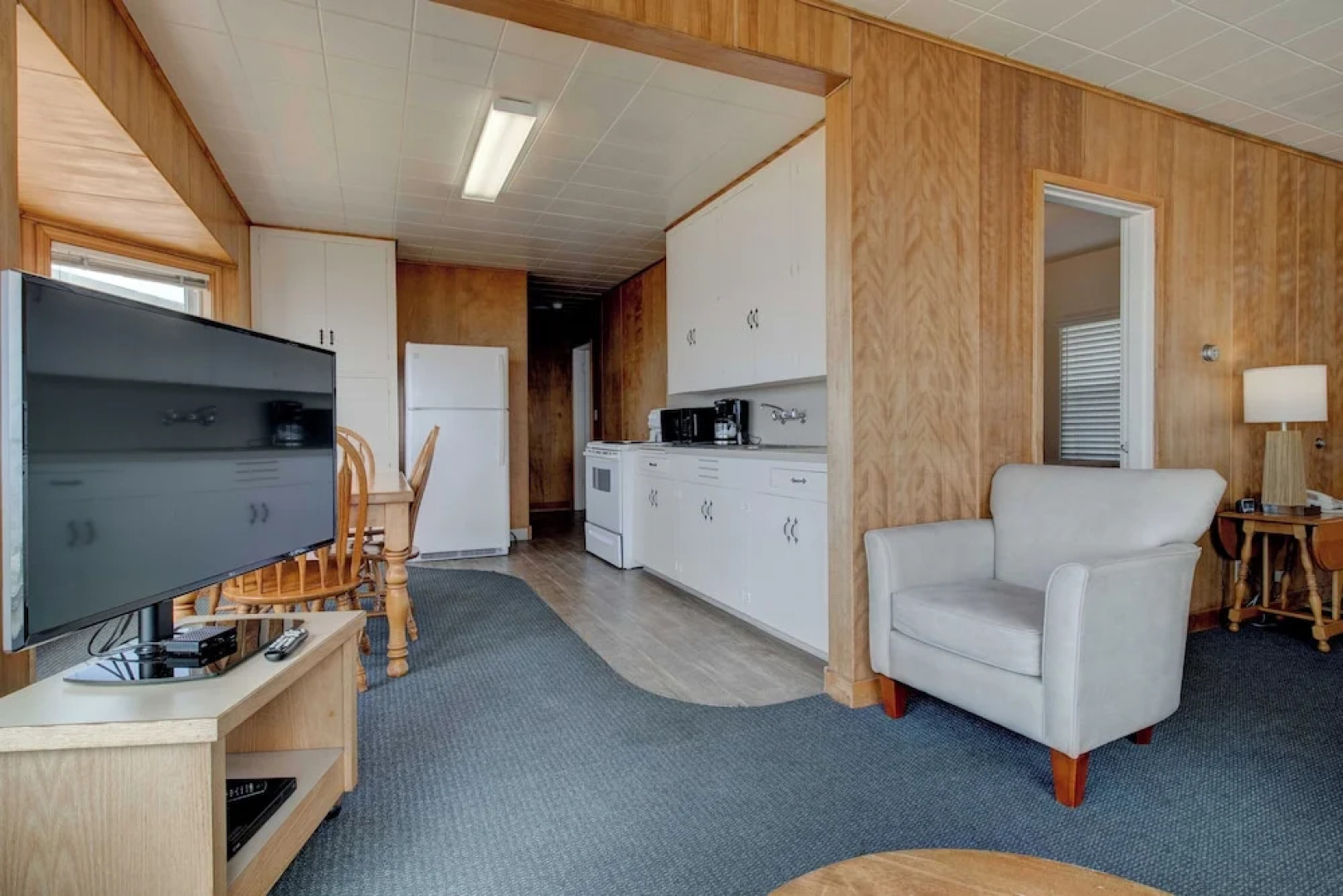 Ester Lee Oceanview Inn