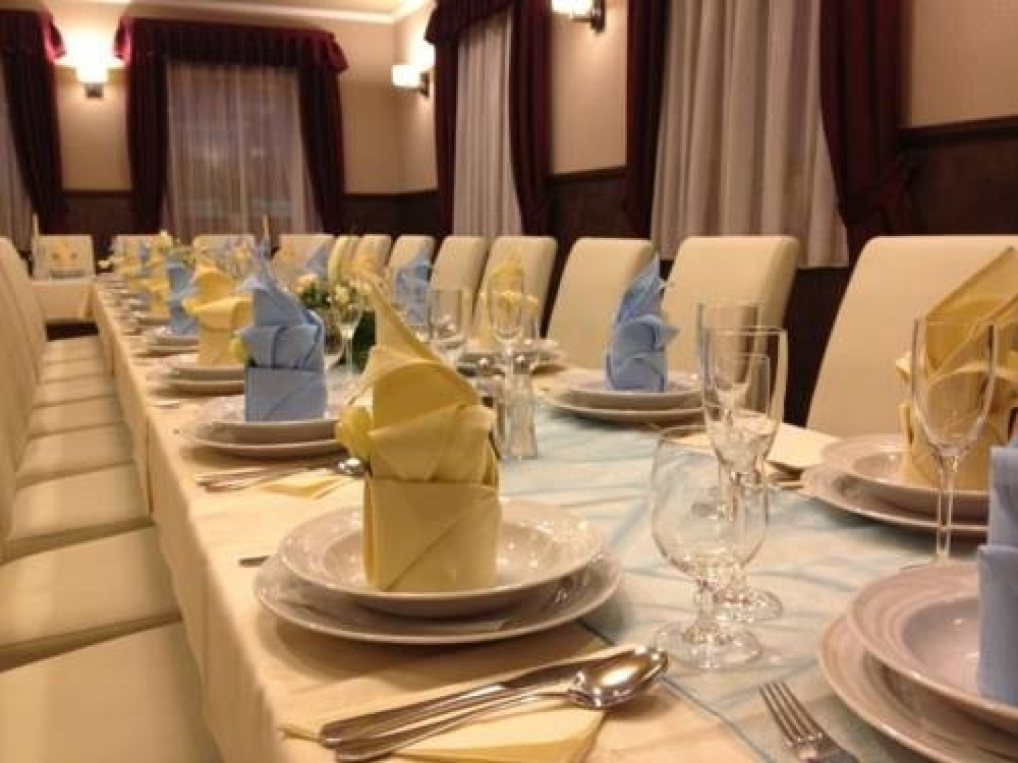 Corvin Pension And Restaurant