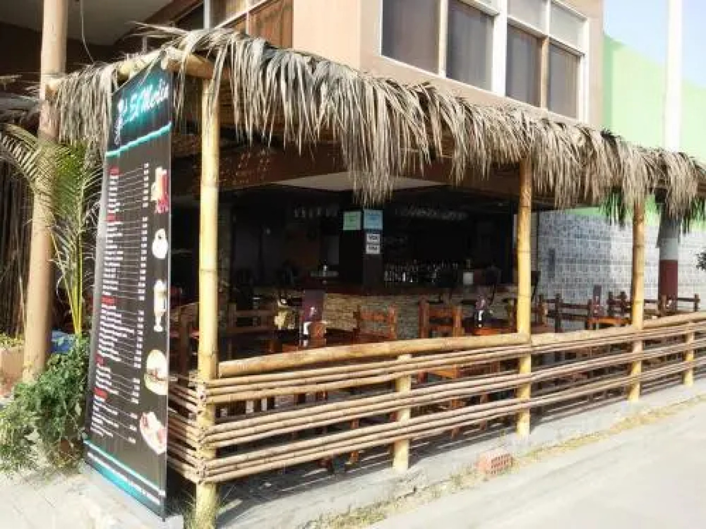 Merlin Beach Bar & Cafe