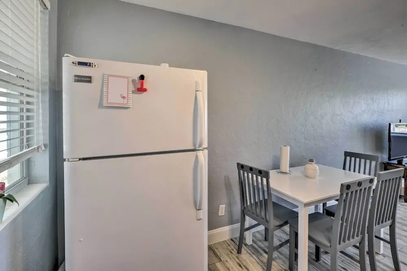 Ormond Beach Home w/ Screened Porch, Walk to Shore