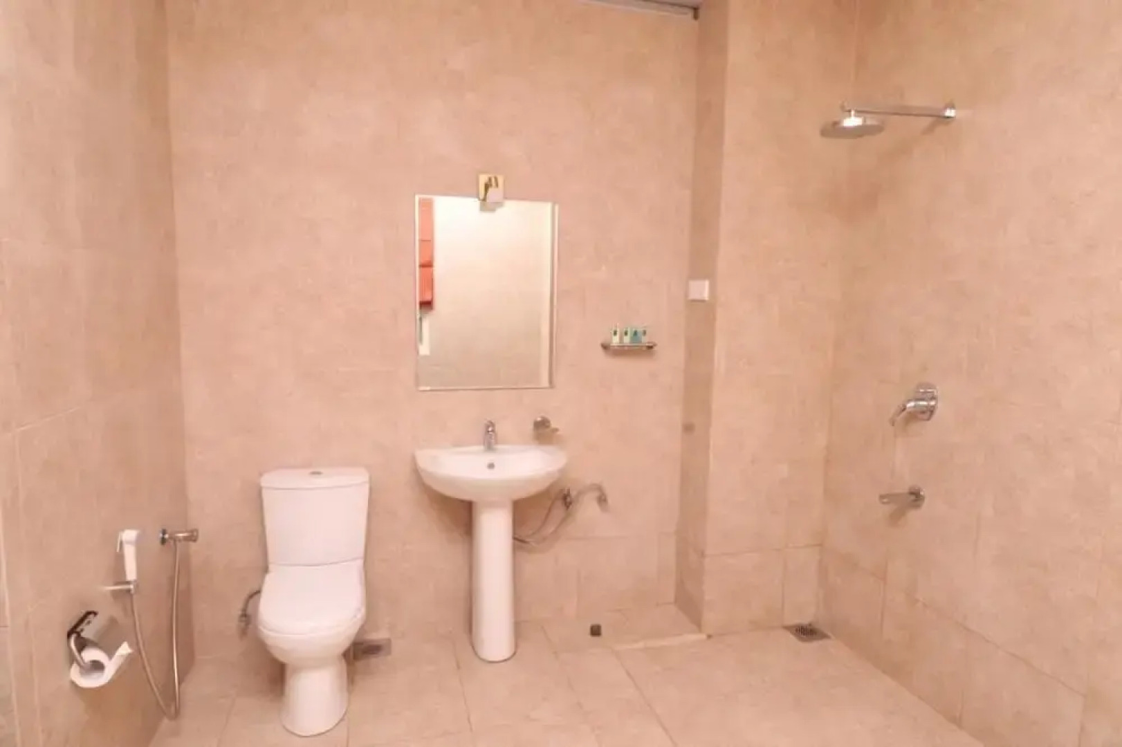 OYO 122 Glenloch Tea Factory Hotel