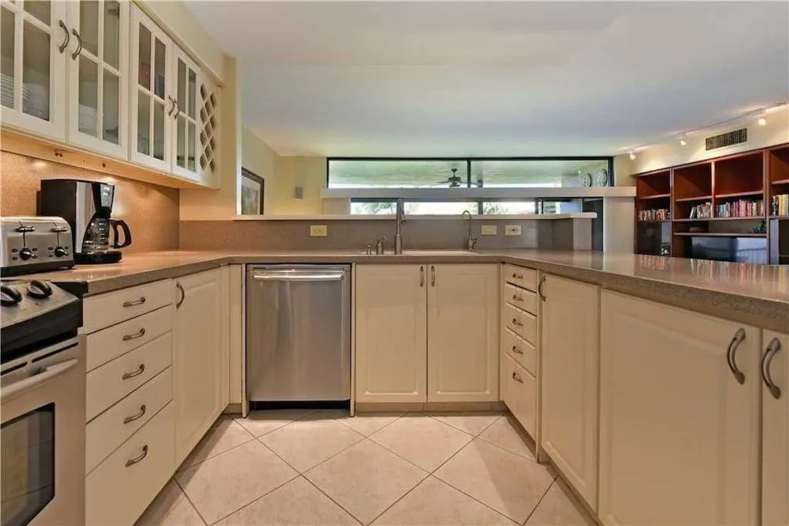 Kaanapali Royal G301 by RedAwning