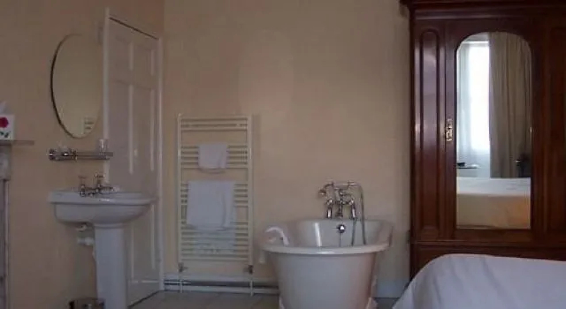 Rounceval House Hotel