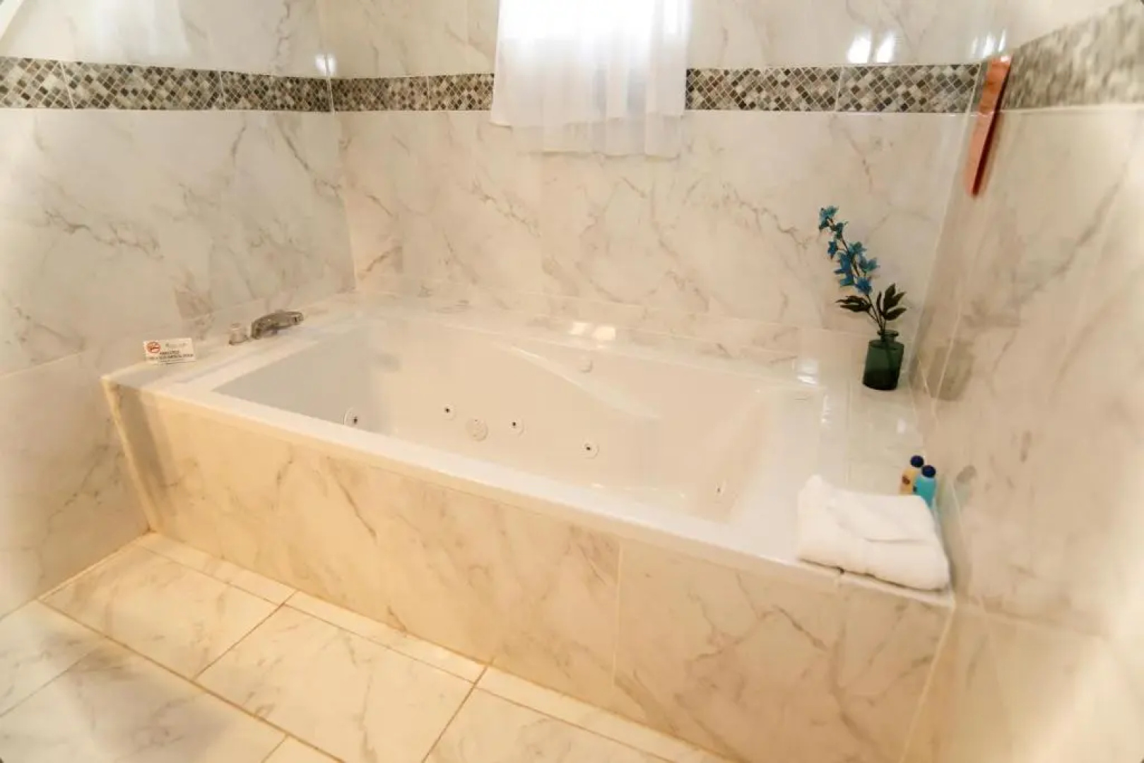 Rayon Hotel